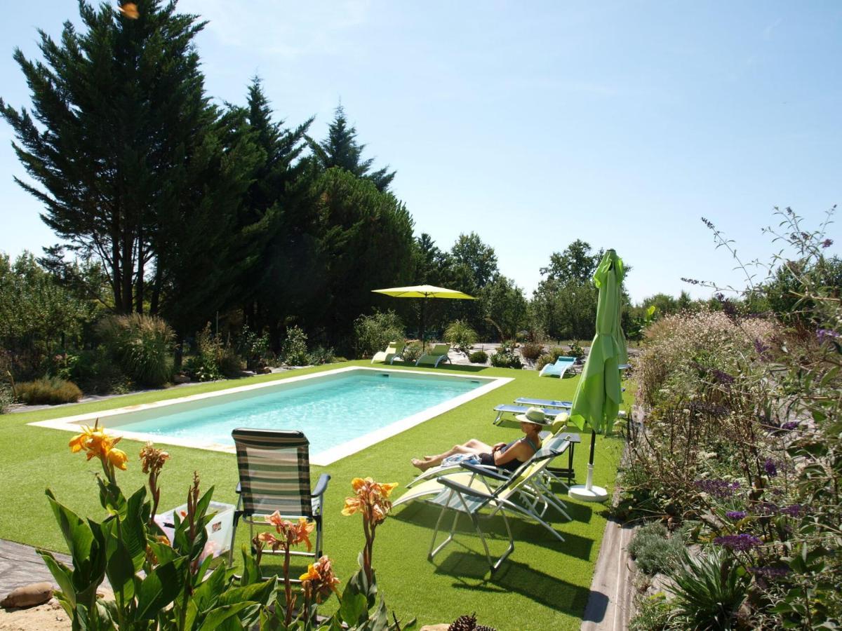 Cozy Cottage In Aquitaine With Private Swimming Pool Peyzac-le-Moustier ภายนอก รูปภาพ
